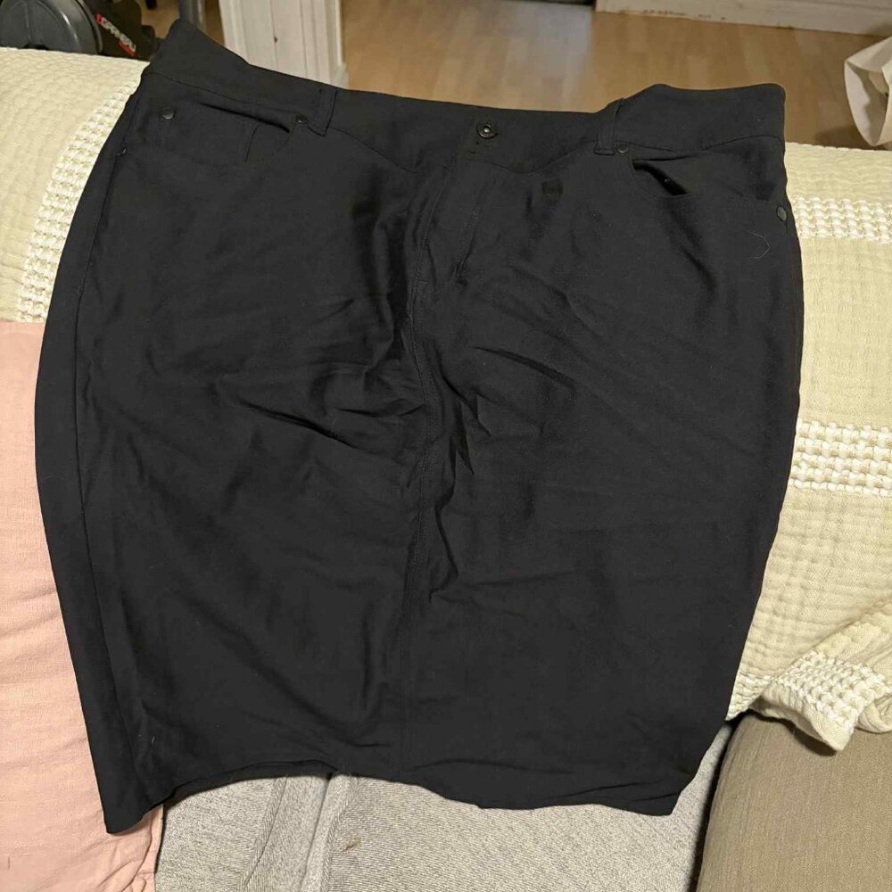 TORRID PLUS SIZE WOMEN BLACK SKIRT